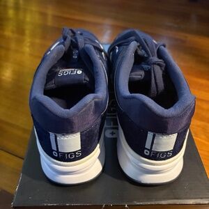 FIGS New Balance 997 - Navy